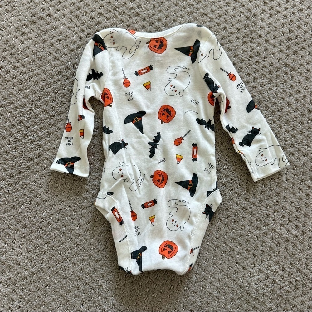 NWT Halloween Long Sleeve Onesie & Pajama Bundle 0-3 Months - Picture 5 of 11